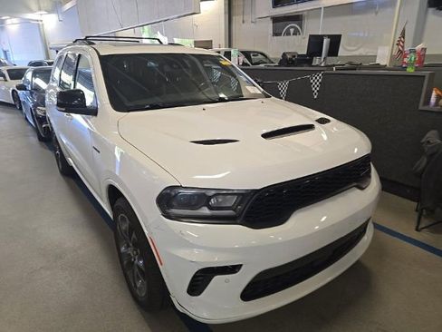 Used 2023 Dodge Durango R/T RWD image 3
