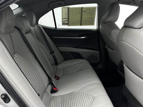 Used 2019 Toyota Camry SE image 28