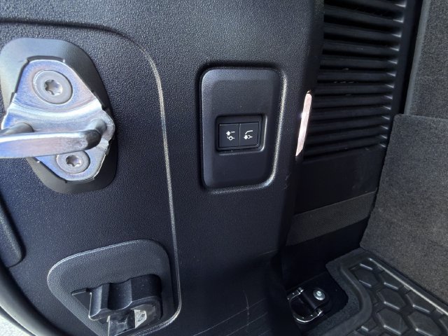 Used 2023 Land Rover Defender 130 SE AWD/4WD image 34