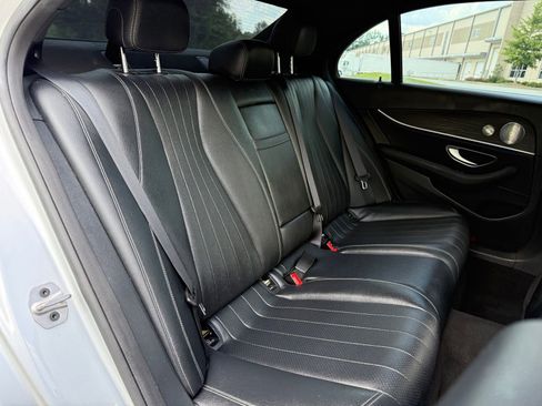 Used 2019 Mercedes-Benz E 300 4MATIC image 44