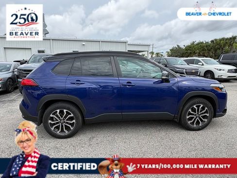 Used 2024 Toyota Corolla Cross AWD Hybrid w/ Moonroof Package image 8