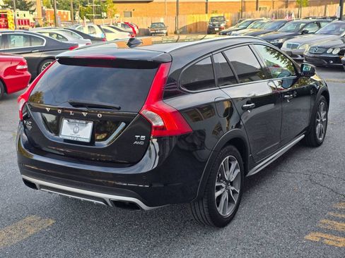 Used 2016 Volvo V60 T5 Cross Country AWD/4WD image 4