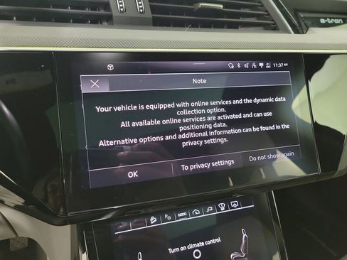 Used 2024 Audi Q8 e-tron Prestige w/ Prestige Package AWD/4WD image 27