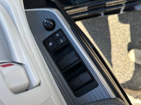 Certified 2026 Toyota Sienna LE FWD image 29