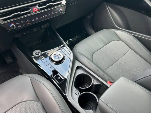 Used 2023 Kia Niro EX FWD image 19