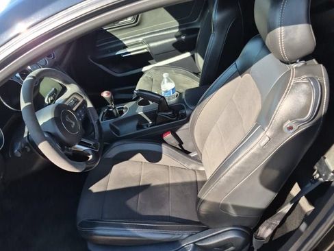 Used 2018 Ford Mustang Shelby GT350 w/ Convenience Package RWD image 8