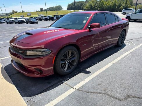 Used 2019 Dodge Charger R/T w/ Plus Group RWD image 3