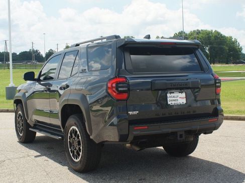 Certified 2025 Toyota 4Runner TRD Off-Road Premium AWD/4WD image 16