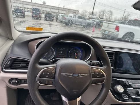 Used 2017 Chrysler Pacifica Touring w/ Tire & Wheel Group image 6