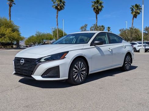 New 2026 Nissan Altima 2.5 SV FWD image 2