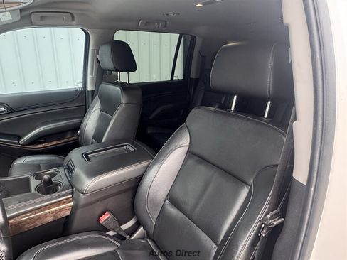 Used 2019 Chevrolet Suburban LT w/ Luxury Package RWD image 20