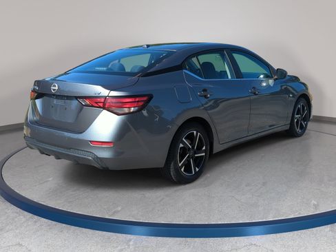Used 2024 Nissan Sentra SV FWD image 5