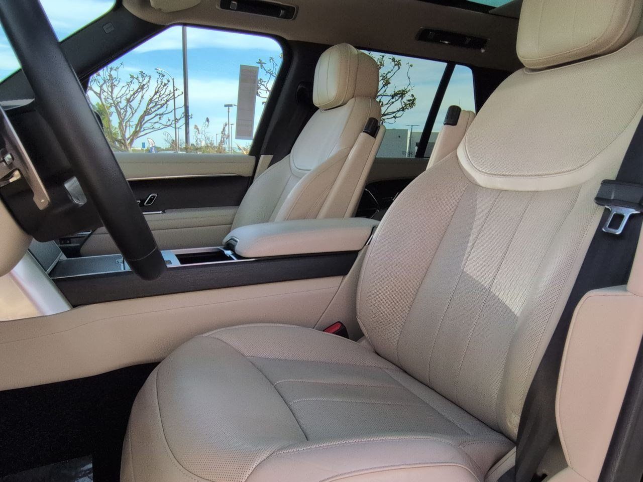 Used 2024 Land Rover Range Rover SE AWD/4WD image 20
