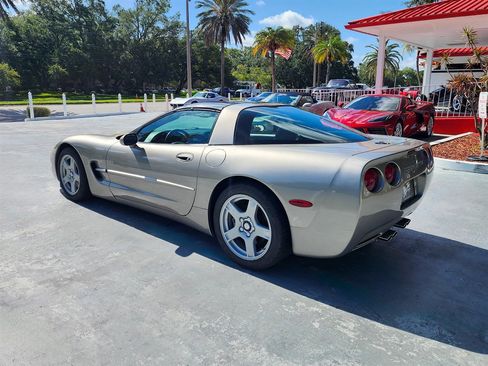Used 1998 Chevrolet Corvette Coupe w/ Memory Pkg RWD image 14
