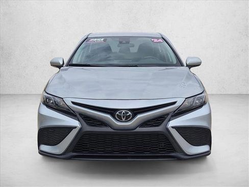 Used 2024 Toyota Camry SE FWD image 2