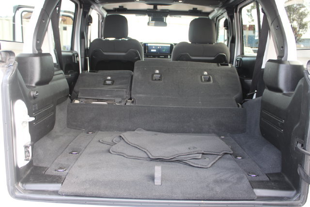 Used 2024 Jeep Wrangler Unlimited Rubicon 4xe AWD/4WD image 43