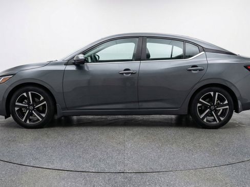 Used 2025 Nissan Sentra SV FWD image 5