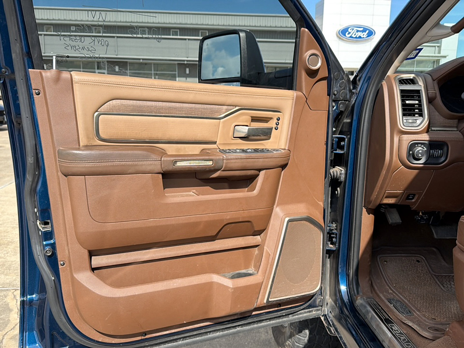 Used 2024 RAM 3500 Limited w/ Safety Group AWD/4WD image 8