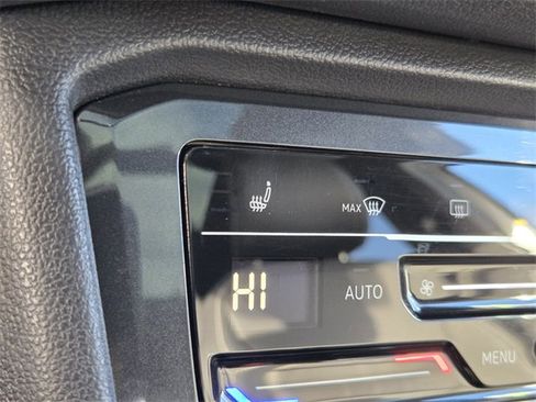 Used 2023 Volkswagen Tiguan SE R-Line image 26