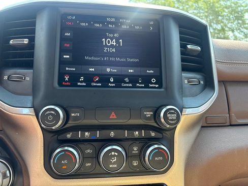 Used 2020 RAM 1500 Laramie AWD/4WD image 25