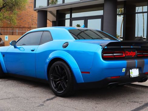 Used 2018 Dodge Challenger SRT Hellcat RWD image 10