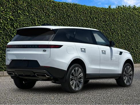 Used 2023 Land Rover Range Rover Sport SE AWD/4WD image 4
