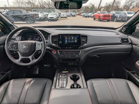 Used 2024 Honda Passport TrailSport image 2