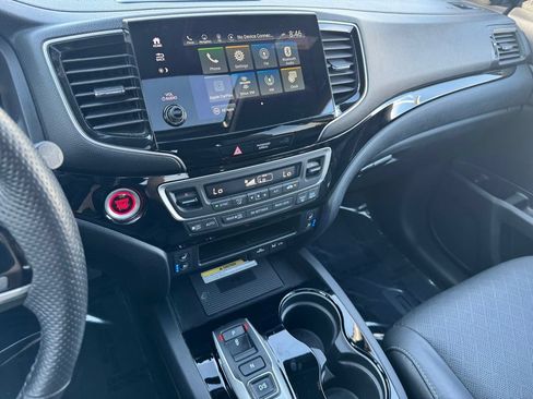 Used 2022 Honda Passport Elite image 16