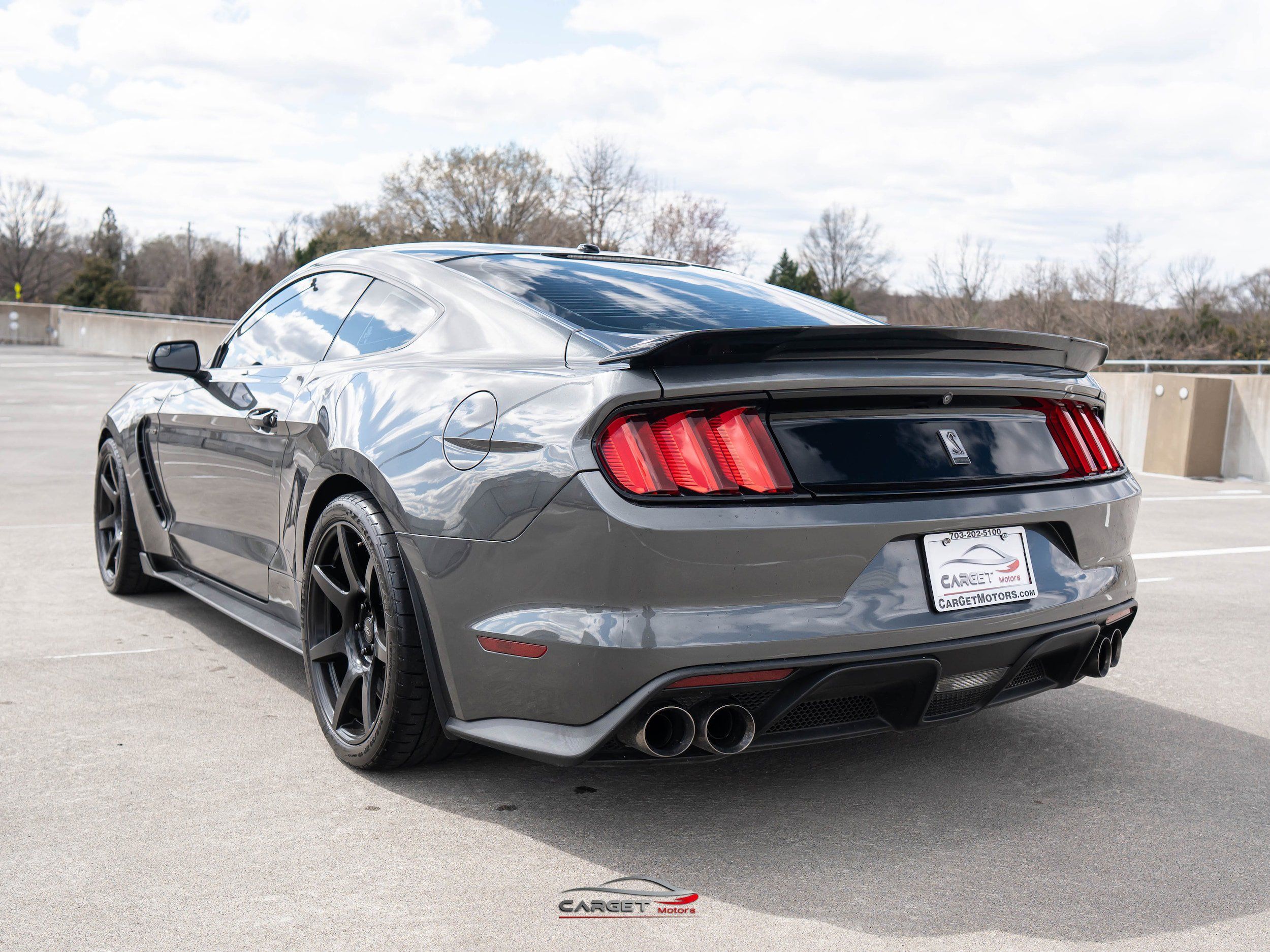 Used 2016 Ford Mustang Shelby GT350 w/ Technology Package RWD image 5