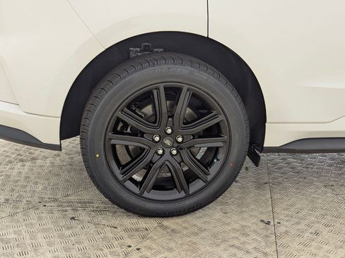 Certified 2022 Ford Edge ST-Line w/ Cargo Accessory Package image 11