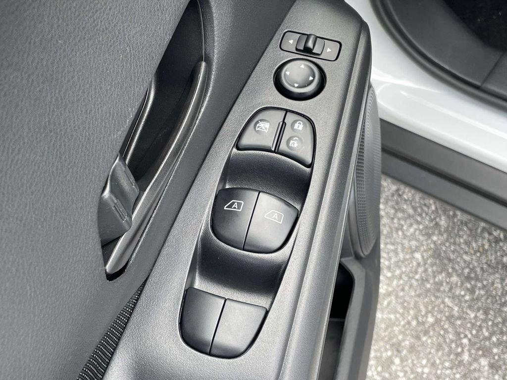 Used 2024 Nissan Kicks S FWD image 6