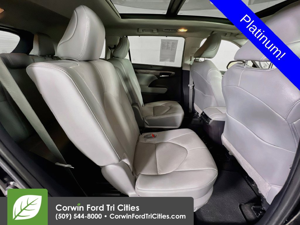 Used 2025 Toyota Highlander Platinum AWD/4WD image 16