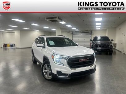 Used 2022 GMC Terrain SLE w/ Driver Convenience Package
