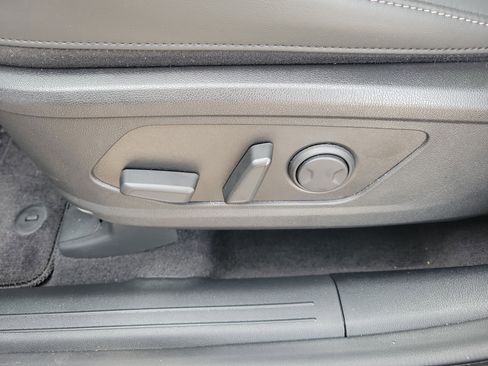 Certified 2025 Kia Sorento SX FWD image 25