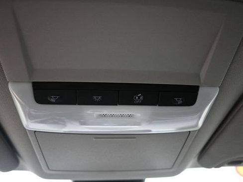 Used 2025 Nissan Altima 2.5 SV FWD image 30
