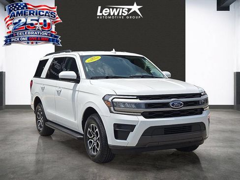Used 2024 Ford Expedition XLT AWD/4WD image 6