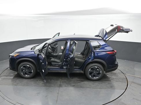 Used 2025 Nissan Rogue SV image 51