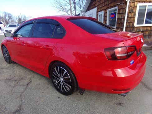 Used 2016 Volkswagen Jetta Sport w/ Lighting Package image 13