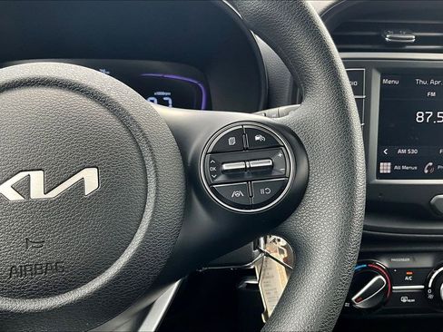 Used 2025 Kia Soul LX w/ LX Technology Package FWD image 10