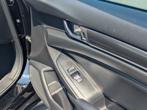 Used 2022 Honda Accord Sport image 32