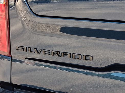 Used 2022 Chevrolet Silverado 1500 LT Trail Boss w/ LT Trail Boss Premium Package AWD/4WD image 30