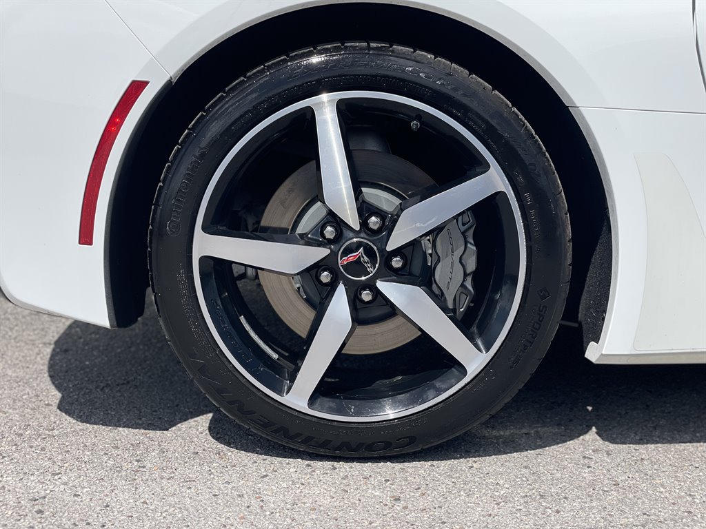 Used 2015 Chevrolet Corvette Stingray Convertible w/ 3LT Preferred Equipment Group RWD image 25