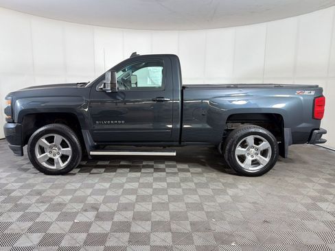 Used 2017 Chevrolet Silverado 1500 LT image 2