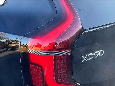 New 2026 Volvo XC90 B5 Plus w/ Protection Package image 25