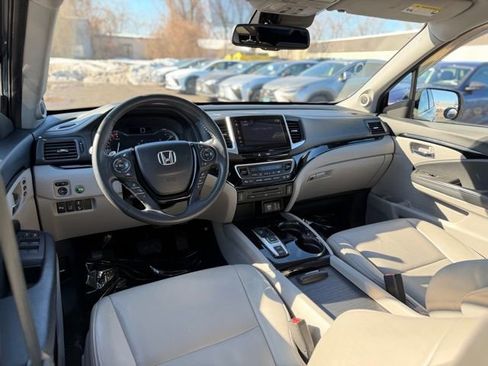 Used 2017 Honda Pilot Touring image 19