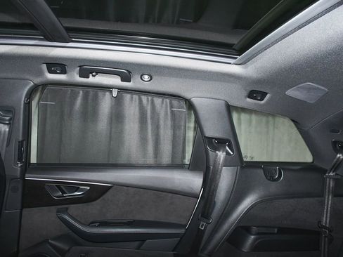 Used 2021 Audi SQ7 Premium Plus w/ Executive Package image 63