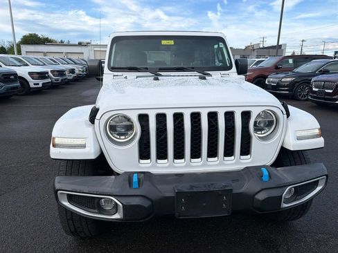 Used 2022 Jeep Wrangler Unlimited Sahara w/ Cold Weather Group AWD/4WD image 11