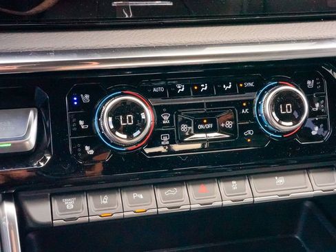 New 2026 GMC Sierra 3500 Denali w/ Denali Reserve Package image 30