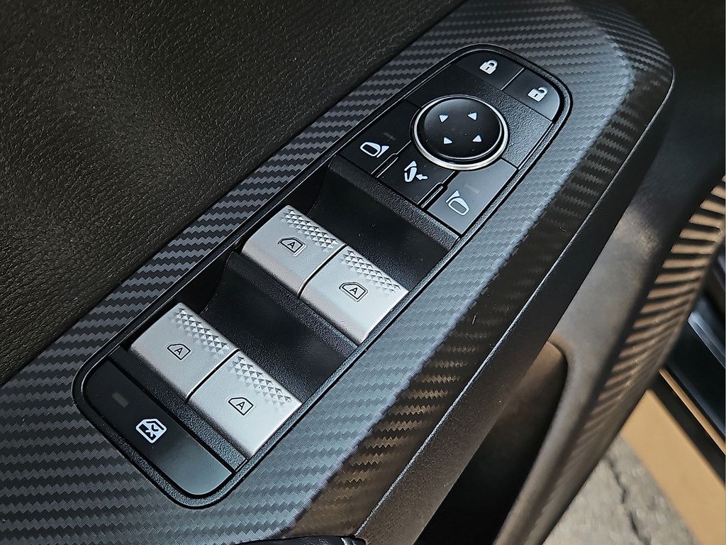 Used 2024 Mitsubishi Outlander AWD image 16