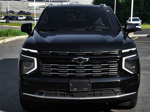 Used 2025 Chevrolet Tahoe High Country AWD/4WD image 6